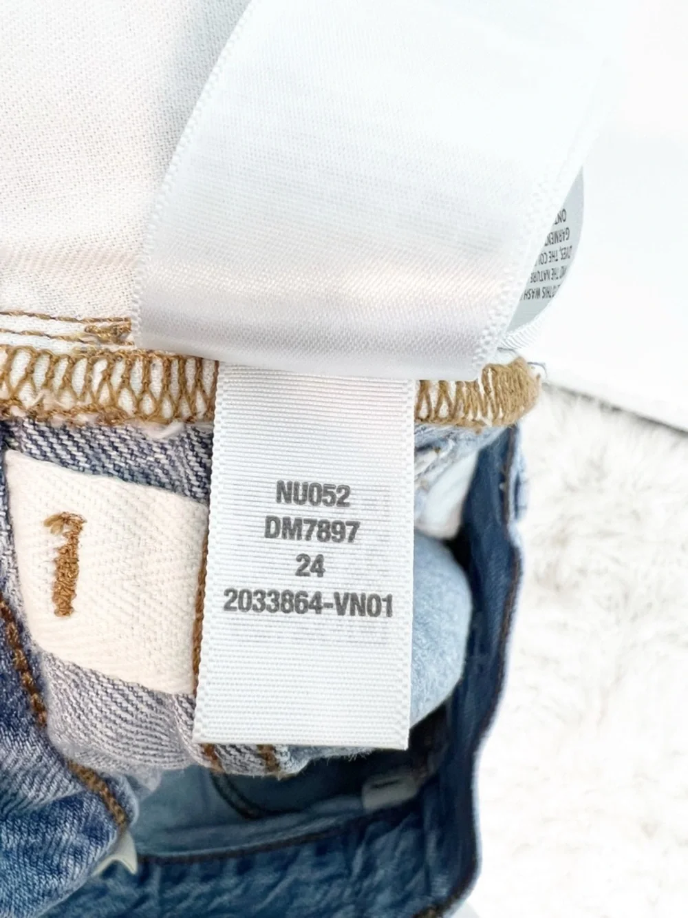 MADEWELL DEAN EAST STRAIGHT BUTTON FLY LIGHT DENIM FRAY HEM CROP JEANS SZ 24